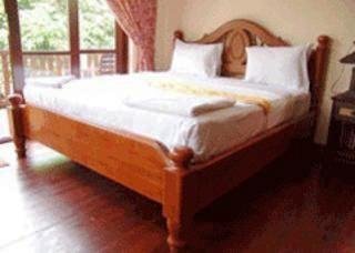 Room thumbnail 4
