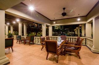 Bar
 di Empress Angkor Resort and Spa