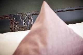 Room Room