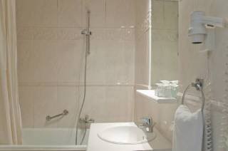 Room
 di La Madeleine