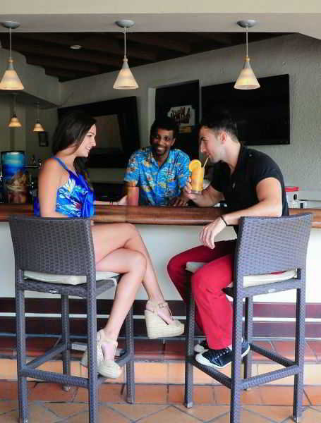 Bar
 di Talk of the Town Hotel & Beach Club