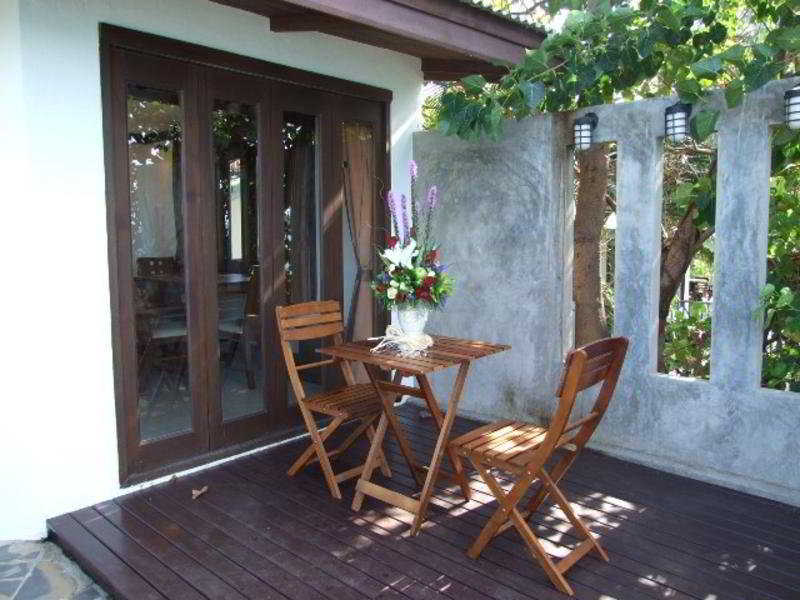 Terrace thumbnail 10
