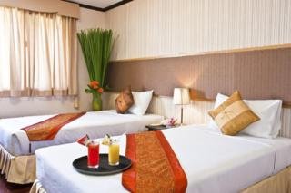 Room thumbnail 4