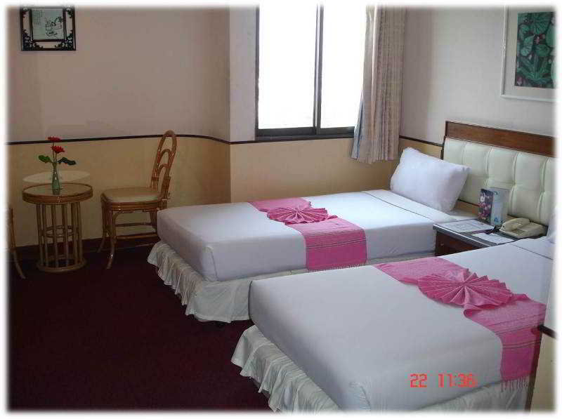Room thumbnail 5