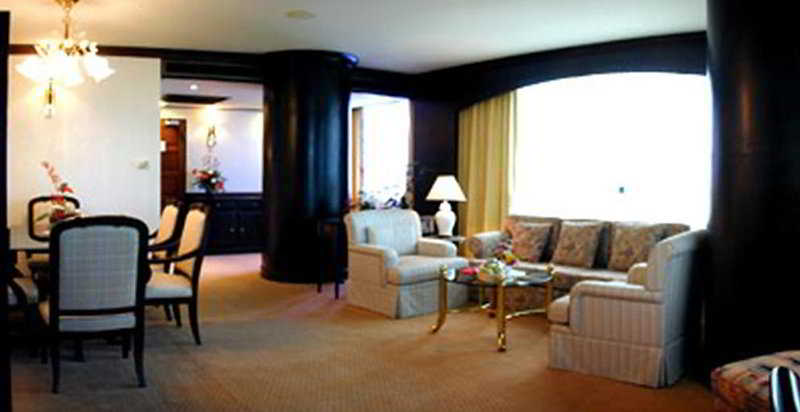 Room thumbnail 1