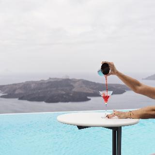Cosmopolitan Suites