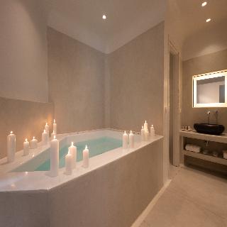 Cosmopolitan Suites