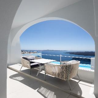 Cosmopolitan Suites