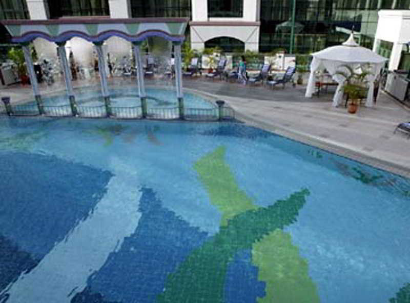 Pool
 di The Rizqun International Hotel, Brunei