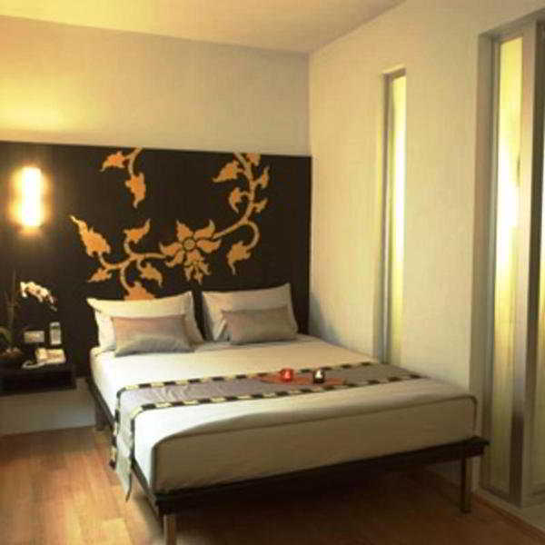 Room thumbnail 3