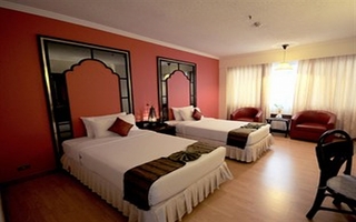 Room thumbnail 8