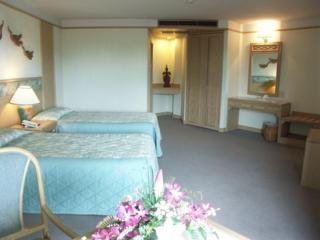 Room thumbnail 2