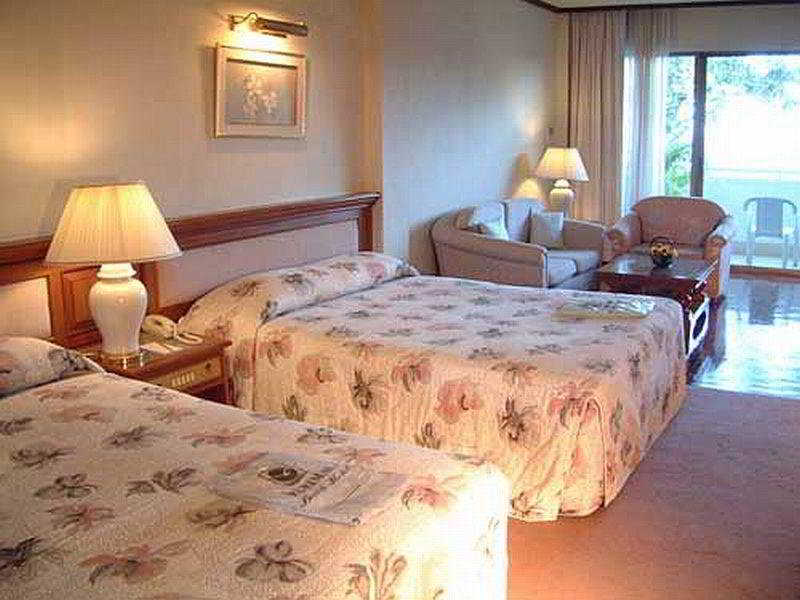 Room thumbnail 5