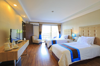 Room thumbnail 5