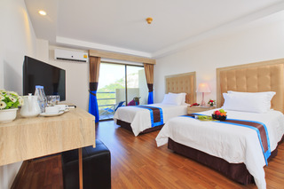 Room thumbnail 9