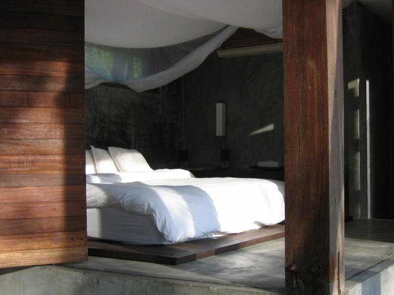 Room thumbnail 4