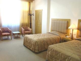 Room thumbnail 3