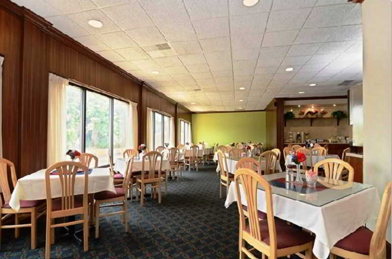 Restaurant
 di Quality  Inn Conference Center
