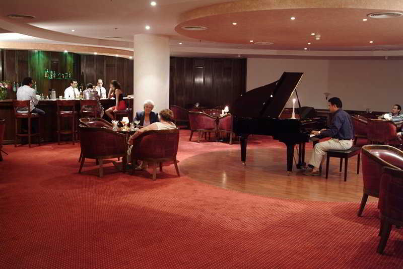 Bar
 di Sonesta Beach Resort Taba