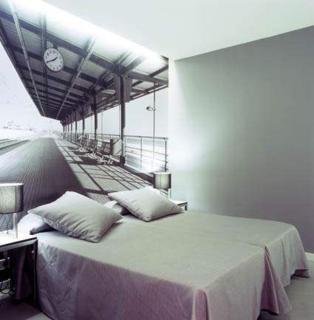 Room
 di Catalonia Avinyo