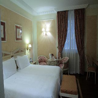 Palazzo Alabardieri, Naples