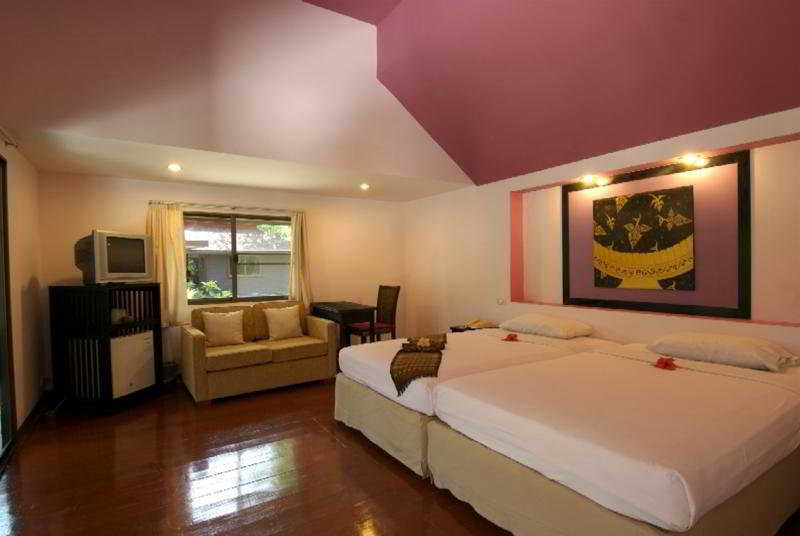 Room thumbnail 2