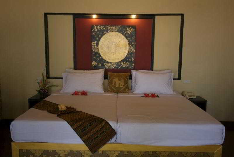 Room thumbnail 3