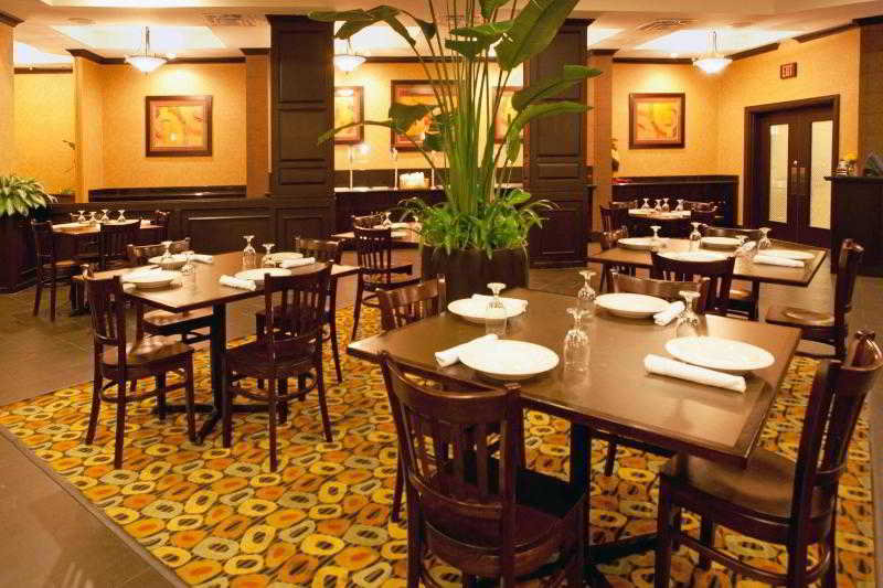 Restaurant
 di Holiday Inn Hotel & Suites