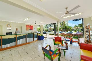 Cairns Queenslander Hotel AND Apartments