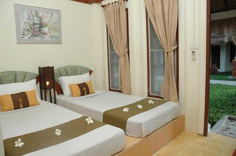 Room thumbnail 3