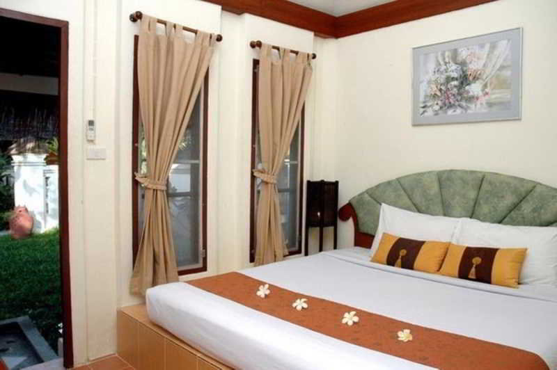 Room thumbnail 9