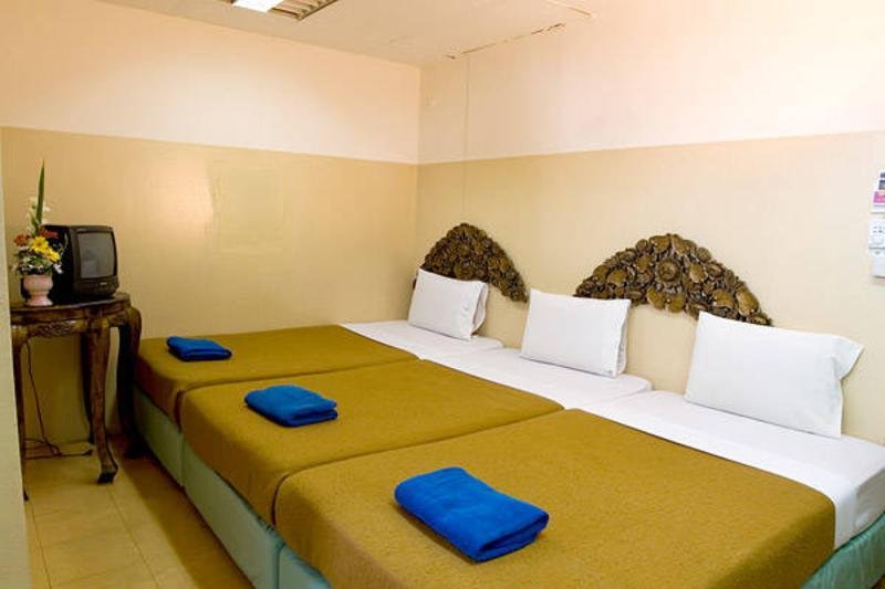 Room thumbnail 7
