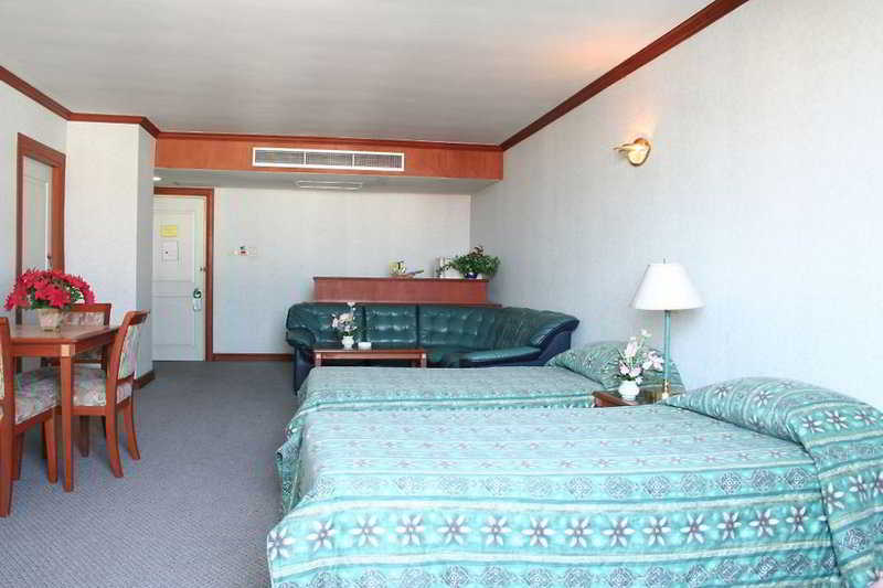 Room thumbnail 1