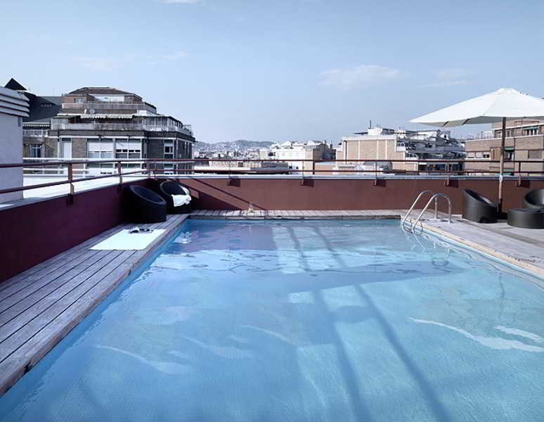 Pool
 di Melon District Poble Sec