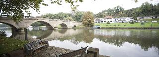 Shillingford Bridge hotel