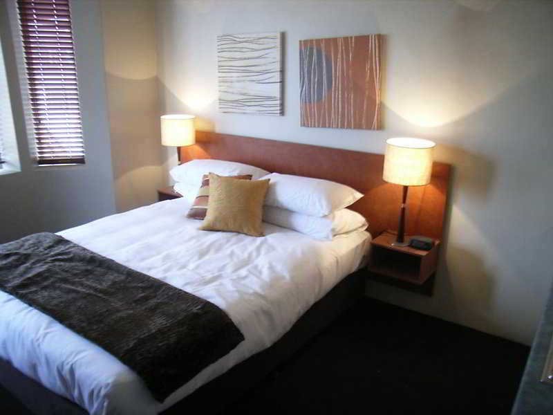 Room thumbnail 5