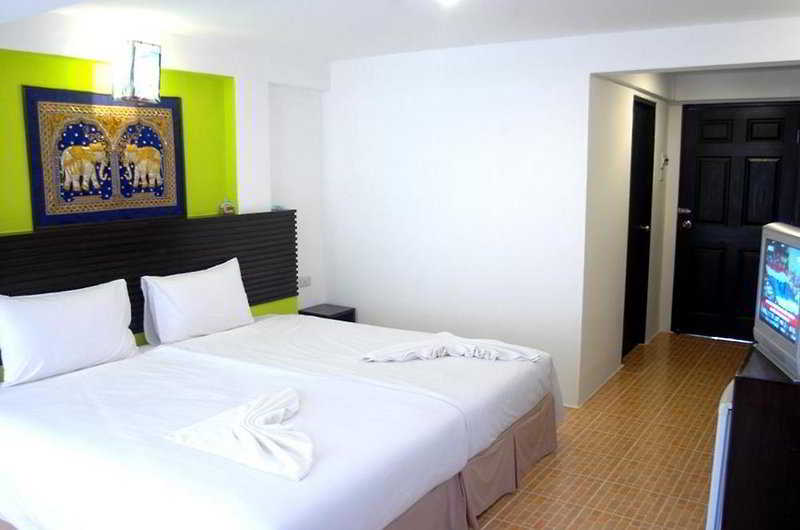Room thumbnail 2