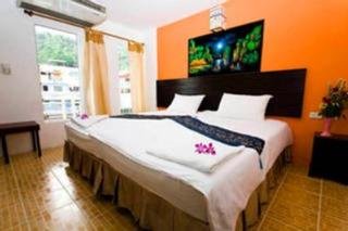 Room thumbnail 1