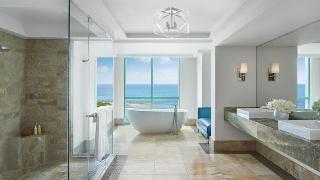 1 Bedroom Sapphire Suite