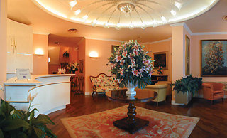 Lobby
 di Milton Rimini