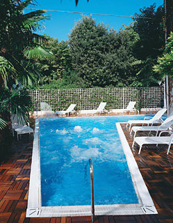 Pool
 di Milton Rimini