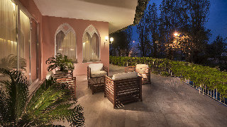 Terrace
 di Milton Rimini