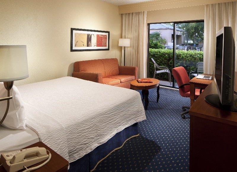 Room
 di Courtyard by Marriott Miami Airport West