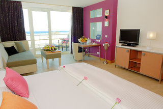 Room
 di Tiran Island Hotel