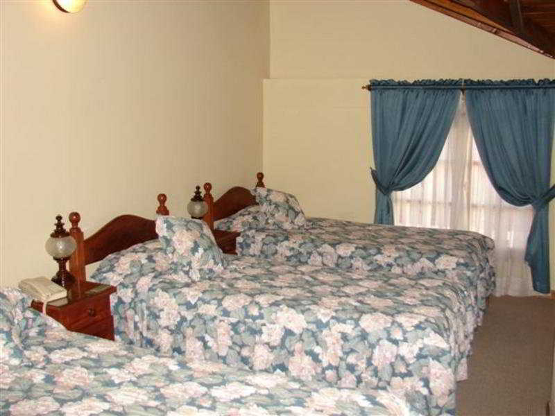 Room thumbnail 6