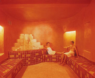 Sports and Entertainment
 di Chich Khan Hotel