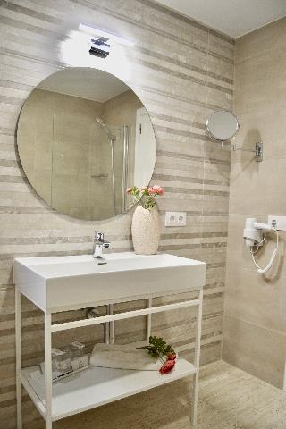 Room Room
