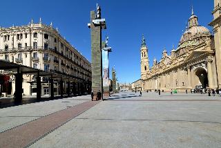 Pilar Plaza