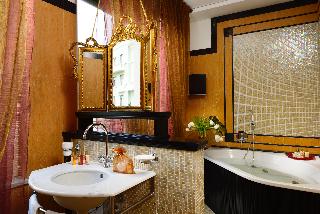 Grand Hotel Savoia, Genoa