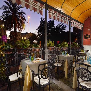 Grand Hotel Savoia, Genoa